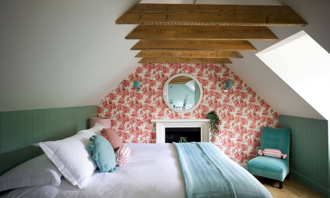 Peebles Cottage | Stables Cottage, Kailzie - sleeping 2 guests in one bedroom