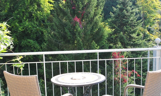 Balg Apartment | Stadt- und Naturnah, Balkon und Ruhig