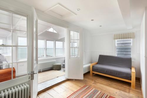 Whitstable Apartment | Stag Cottage, Sea wall