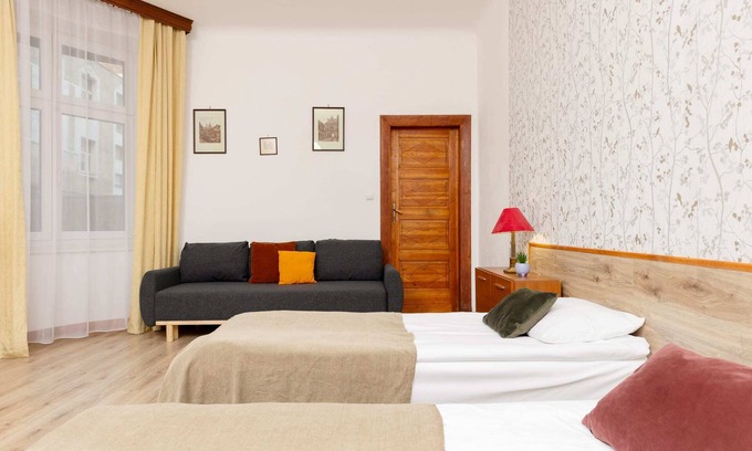 Nowa Praga Apartment | Stalowa 9 | Beige Apartment | 6 People | Warsaw