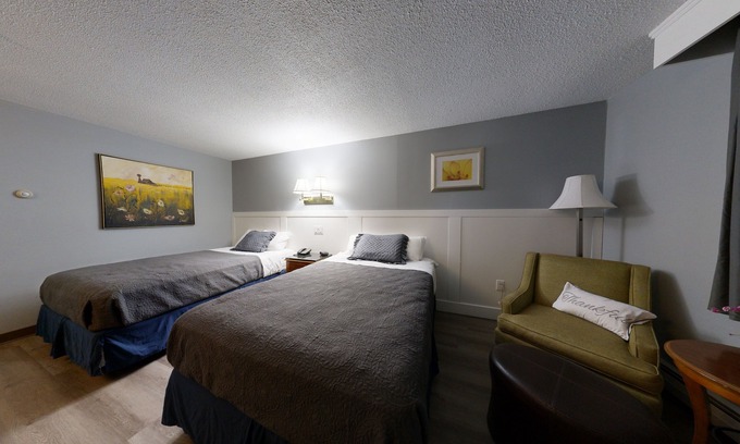 Presque Isle Hotel | Standard Double Room -2 Double Beds