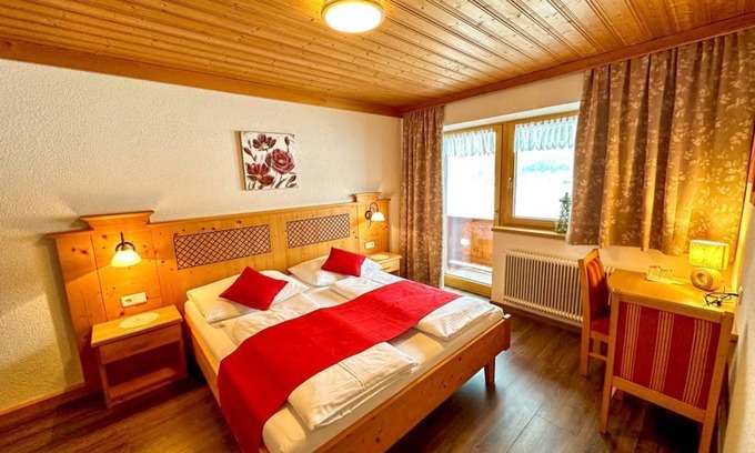 Achenkirch Apartment | Standard double room with balcony - Bed & Breakfast Seeblick