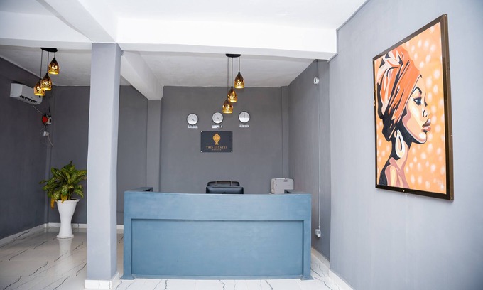 Margibi County Apartment | Standard Queen Room
