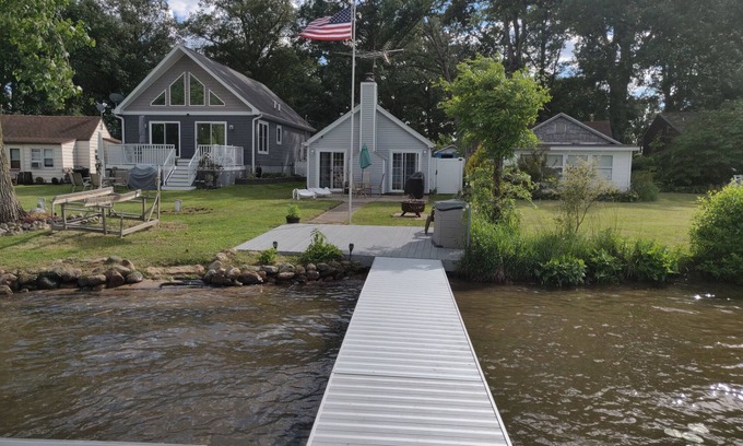 Bronson Cottage | "Star Gazer" cottage on Lakeside Matteson Lake. All sports with a dock!