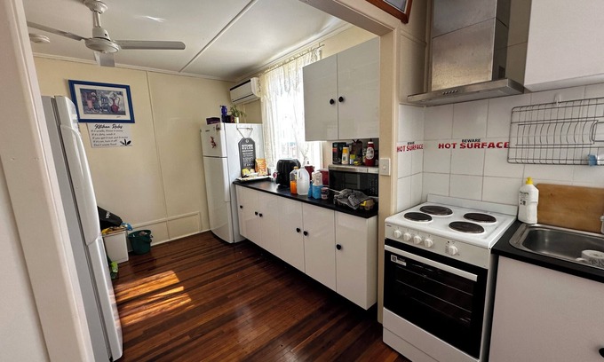 Proserpine House | Star Guesthouse