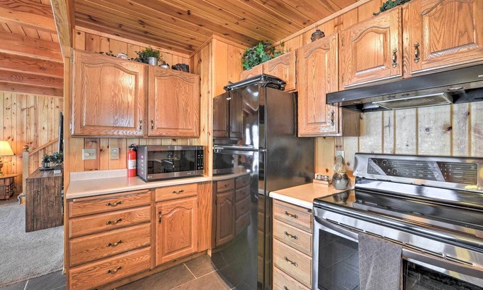 Star Valley Ranch Cabin | Star Valley Ranch Cabin Getaway: Hot Tub!