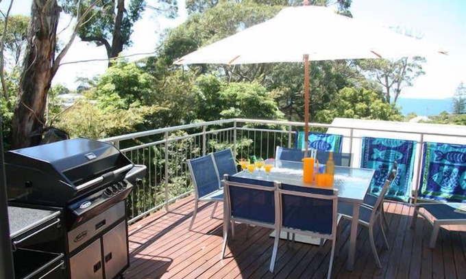 Hyams Beach House | Starfish Hyams Beach with WIFI - 4pm check-out on Sundays
