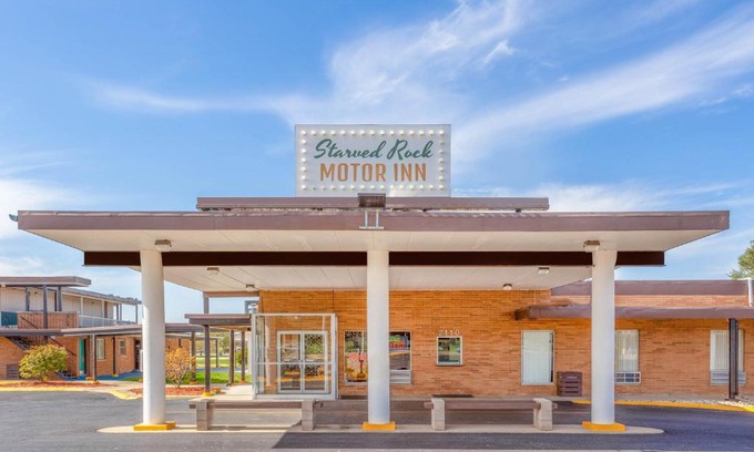Streator Hotel | Starved Rock Motor Inn