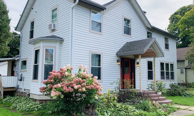 Washburn House | Stately home in Washburn