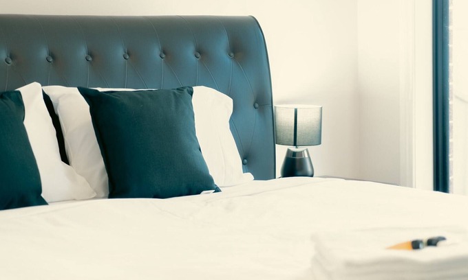 Epsom House | Station Street Stopover