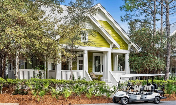 Forest District House | 🍂Stay 3+ Nights, Get 1 Free! 8/15–11/15 | Close to Camp WaterColor, Electric Cart, Bikes!