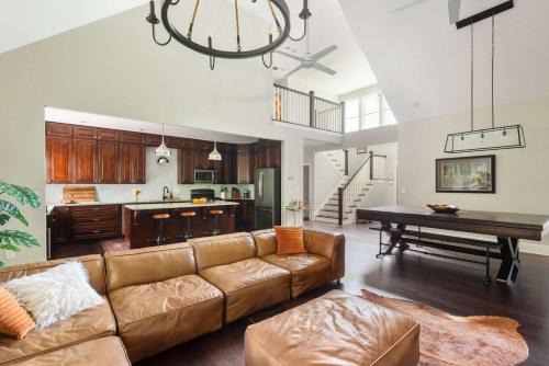 Edgewood House | Stay A'Wylie