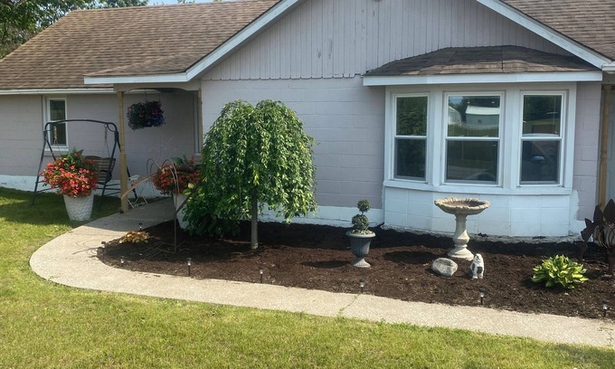 Winamac House | Stay at GLORIA’S GETAWAY, a tranquil pastoral setting minutes from everything!