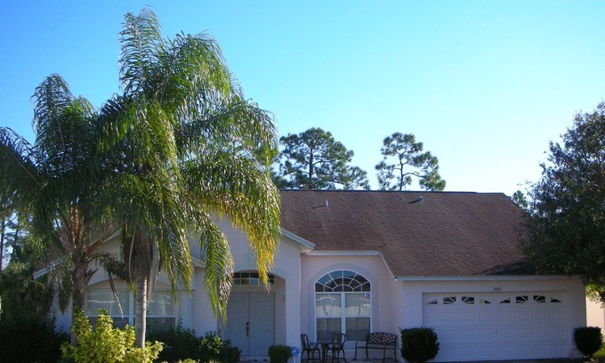 Lindfields House | Stay for Free? Contact Us for Details! 6 Miles to Disney+Heated & Secluded Pool