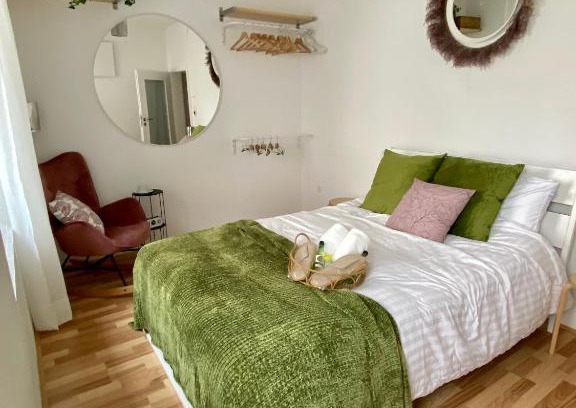 Links der Wertach-Nord Apartment | Stay in AUX, feel at home ! 2 room apartment central incl all you need for 4 person, 24H check in