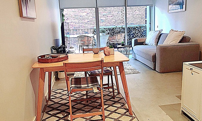 St Kilda Apartment | Stay in Melbourne's favourite beachside playground with Free Secure Parking