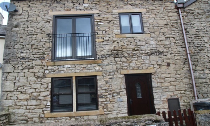 Kendal House | Stay in the original Kendal Mint Cake Factory in the heart of Kendal