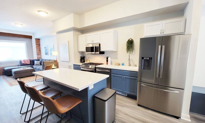 Duluth Condo | Stay Lincoln Park 3 | Craft District Condo