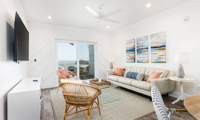 Folly Beach Condo | Stay @ Mermaid Cove - Coral