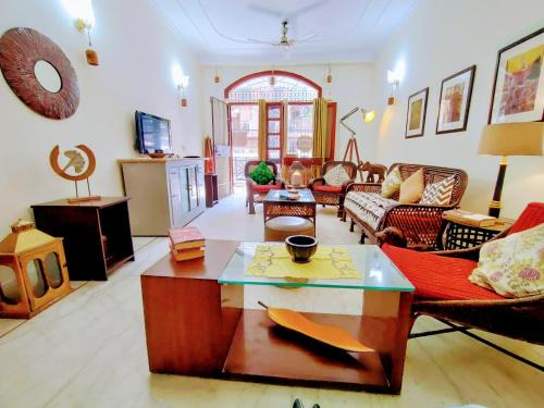Connaught Place House | Stay nearby Lutyen's Delhi just 15min from Connaught Place