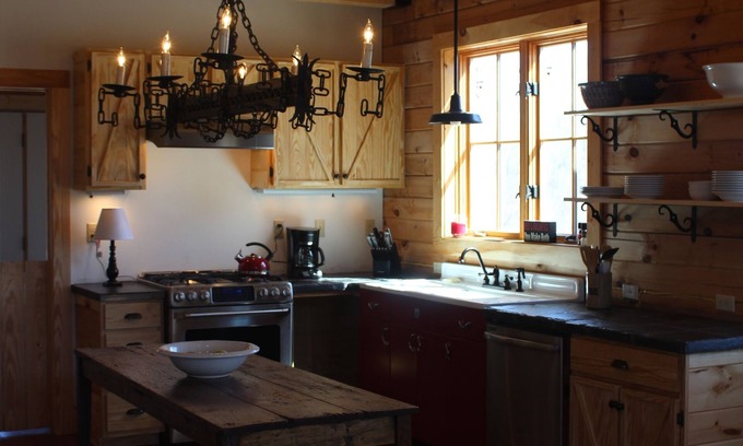Ridge House | Stay on Working Farm in Central VA Wine Region, 35 Minutes from UVA.
