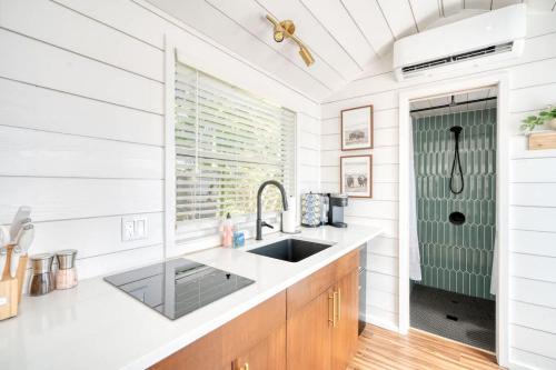 Overlook Apartment | Stay Portland - Mississippi Micro-Luxe - Mid-Century Style