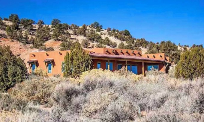 Cannonville House | STAY SATORI ✨ Private desert oasis. Near Bryce Canyon & Escalante Ut.