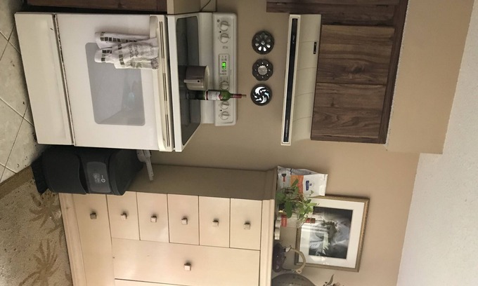Arlington Park Condo | Stay this close to all Sarasota has to offer