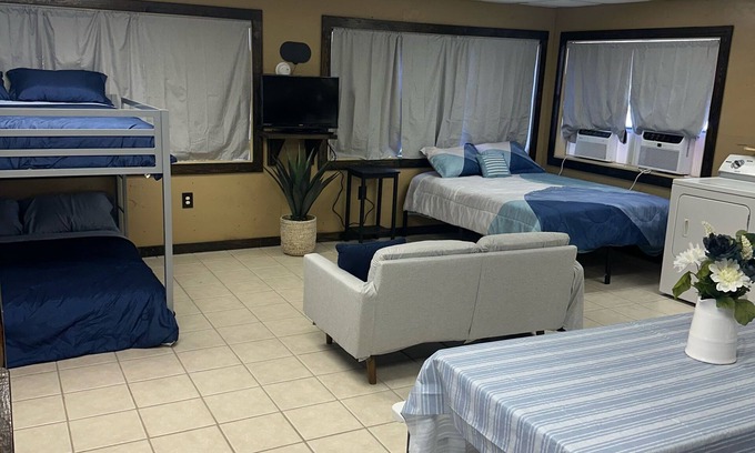 Jennings House | Stay with Cajun Charm & River Access
