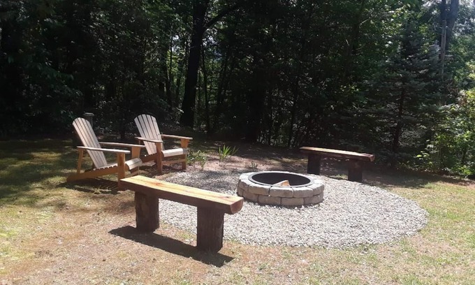 Waynesville House | Stay with Confidence-Fast WiFi-Fantastic Fire-pit-Natural Lighting