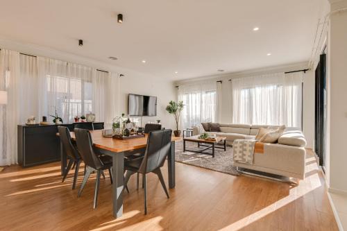 Tarneit Villa | StayAU Cozy Holiday House 4BRM Big Group Tarneit