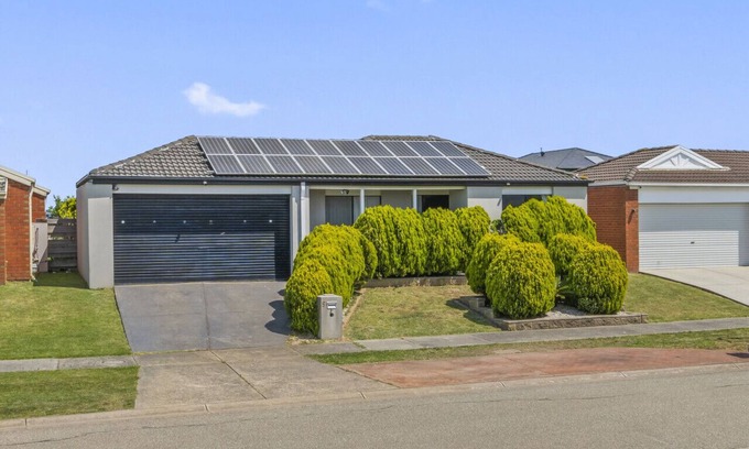 Berwick House | StayAU Stunning 4BRHouse Berwick