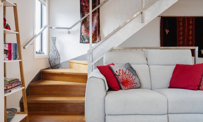 Thornbury House | StayCentral - Thornbury Entertainer Townhouse - Clarendon St, Thornbury - 2 Bedrooms, 2 Beds, 2 Bathrooms, 1 secure undercover parking spot (extra parking on street & carpark next door with limited parking).