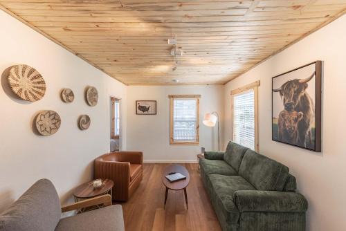 North Bend House | #StayinMyDistrict Brussels Bungalow