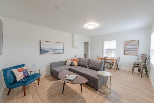 Coos Bay House | #StayInMyDistrict Coos Bay Indigo Cottage