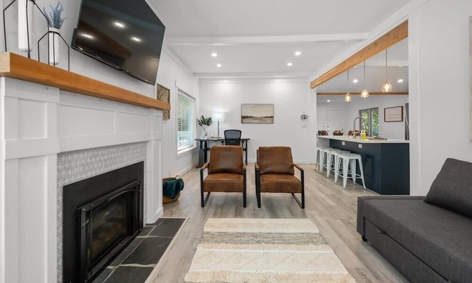 Carrolls House | #StayInMyDistrict Kalama Retreat