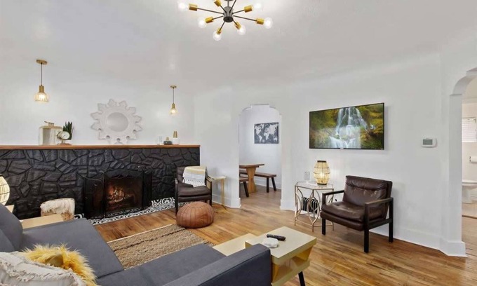 Twin Falls House | #StayinMyDistrict TwinFalls Tudor