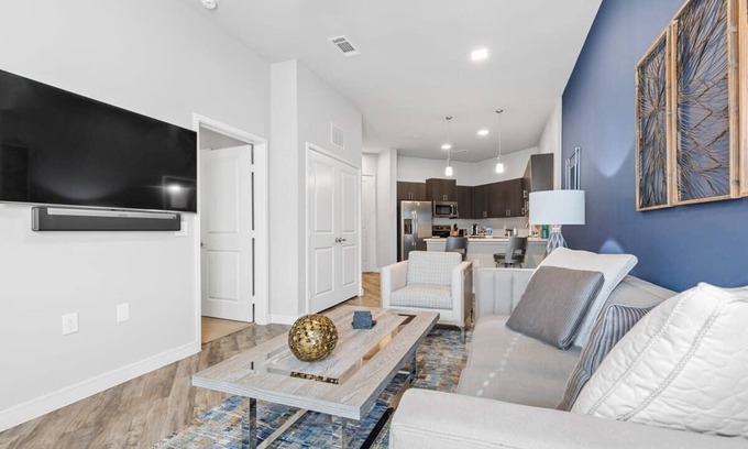 Richardson Apartment | StayOvr at Galatyn Park, Richardson|1BR