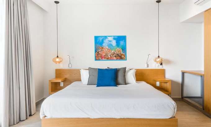 Gonzalo Guerrero Apartment | Steady Optic Fiber WiFi & rooftop pool apartments