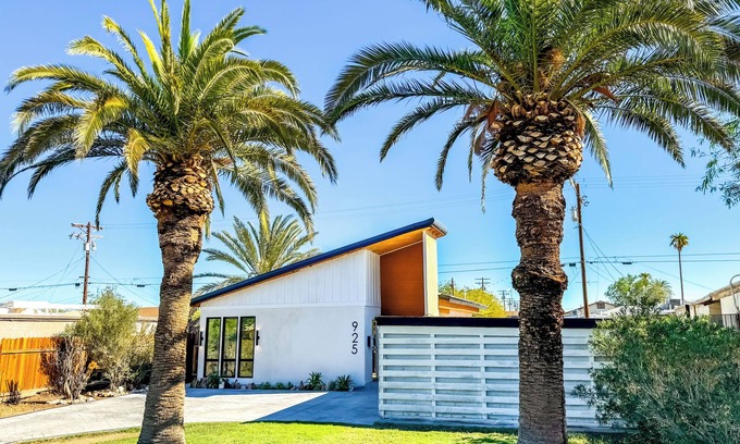 El Centro House | Steam and Rainfall showers, Chef's kitchen, king beds, 75 inch TV