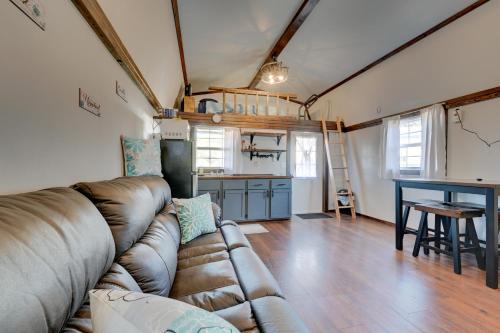 Austinville Apartment | Steamboat Rock Cabin Bike, Hike, Fish!