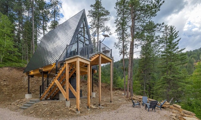 Lead Cabin | Steel Pines Cabin! Hot Tub! A-frame! Pet-friendly! Sauna!