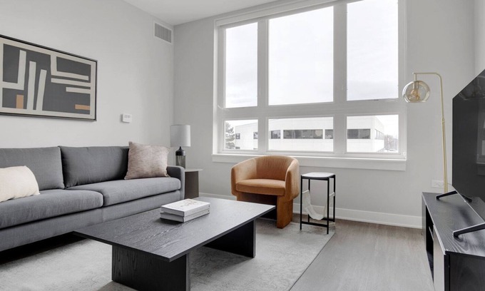 Arlington Heights Apartment | Stellar Arlington Heights 2BR w/ Gym & Dog Spa, near Metro, by Blueground