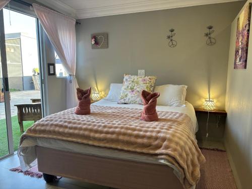 Keetmanshoop Apartment | Stellies Accommodation - Room 2
