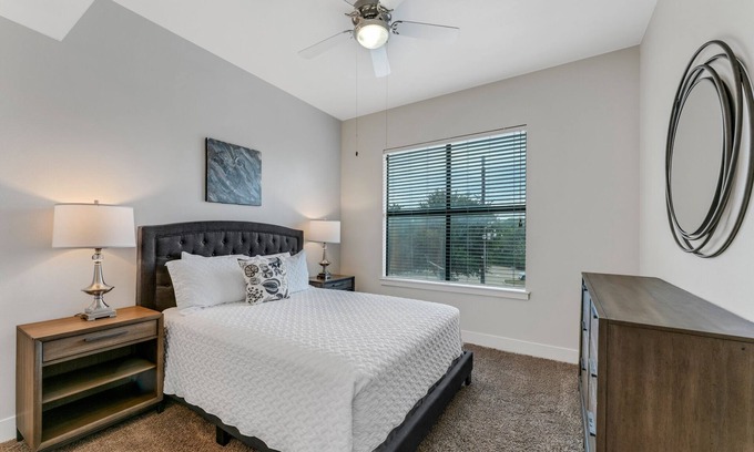 Oak Lawn Apartment | Step into luxury at 4123 Cedar Springs and let your worries slip away
