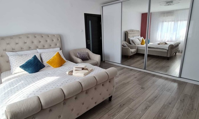 Galati Apartment | Steph Apart