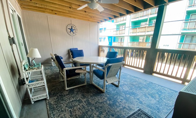 North Carolina Coast Condo | Steps away from Beach- Dog Friendly