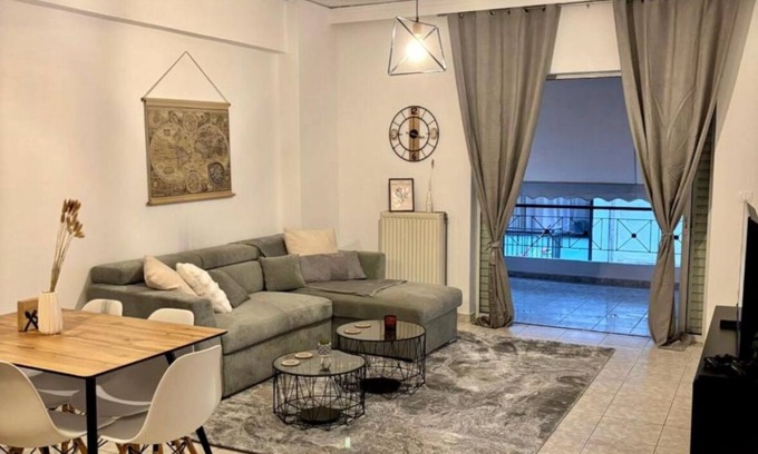 Neos Kosmos Apartment | Steps from Acropolis & City Centre, comfortable stay for up to 7 guests!