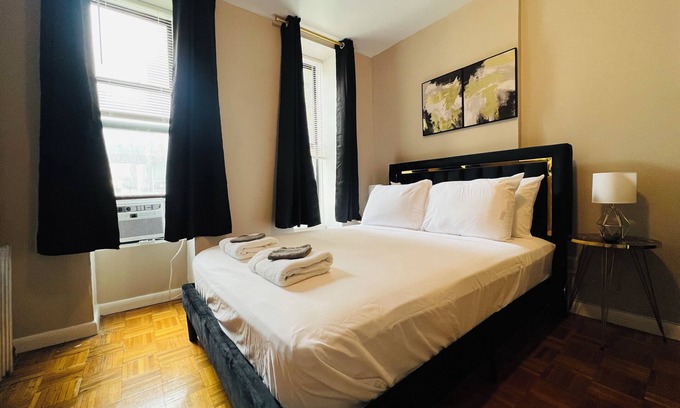 Lincoln Square Apartment | Steps to Central Park, Broadway, Lincoln Center