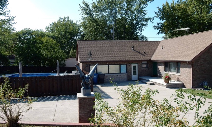 Lakeside Villa | Steps to Lake Erie near Port Clinton- Private Hot Tub, Seasonal Pool, Recreation